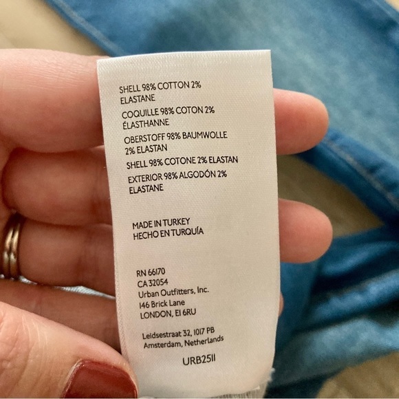 Bdg Low Rise Flare Denim Jean NWT 29 studded pockets - Picture 15 of 16